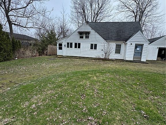 2nd image of 1236 Saunders Sett Rd