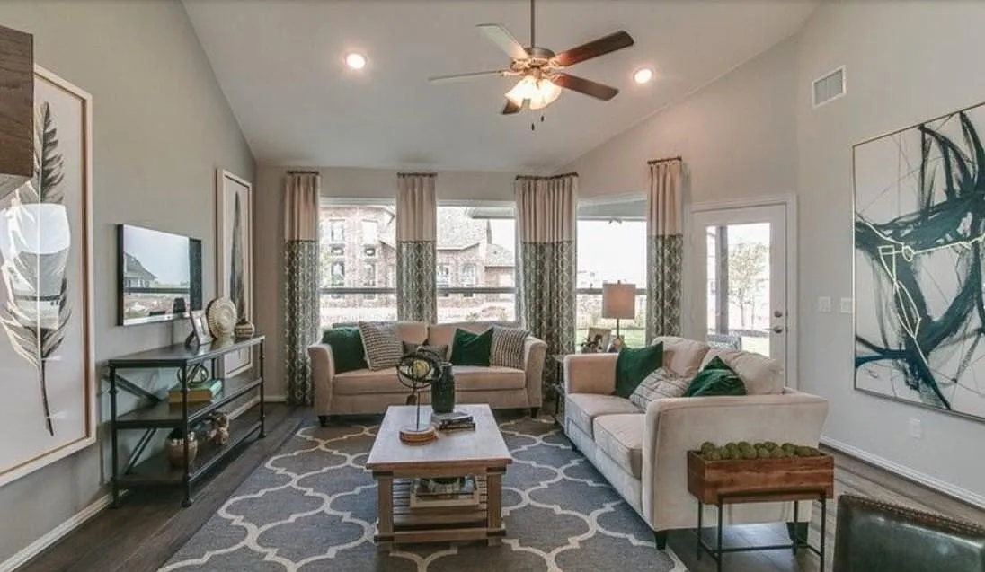 4 bed, 3.5 bath, 3080 sqft, $3,300 — Photo 2