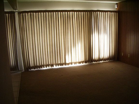 4th image of 920 Linda Ln