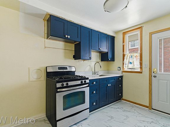 5th image of 2514 Galpin Ave #10