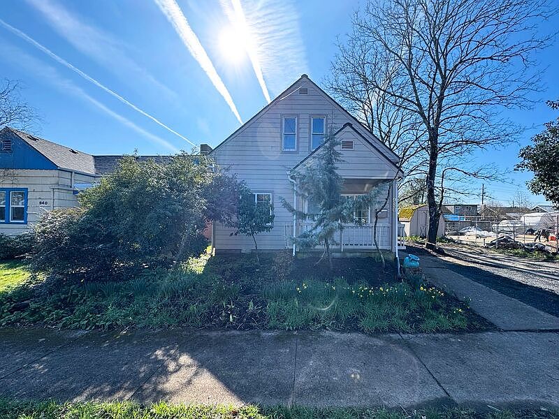 1st image of 950 Clark St