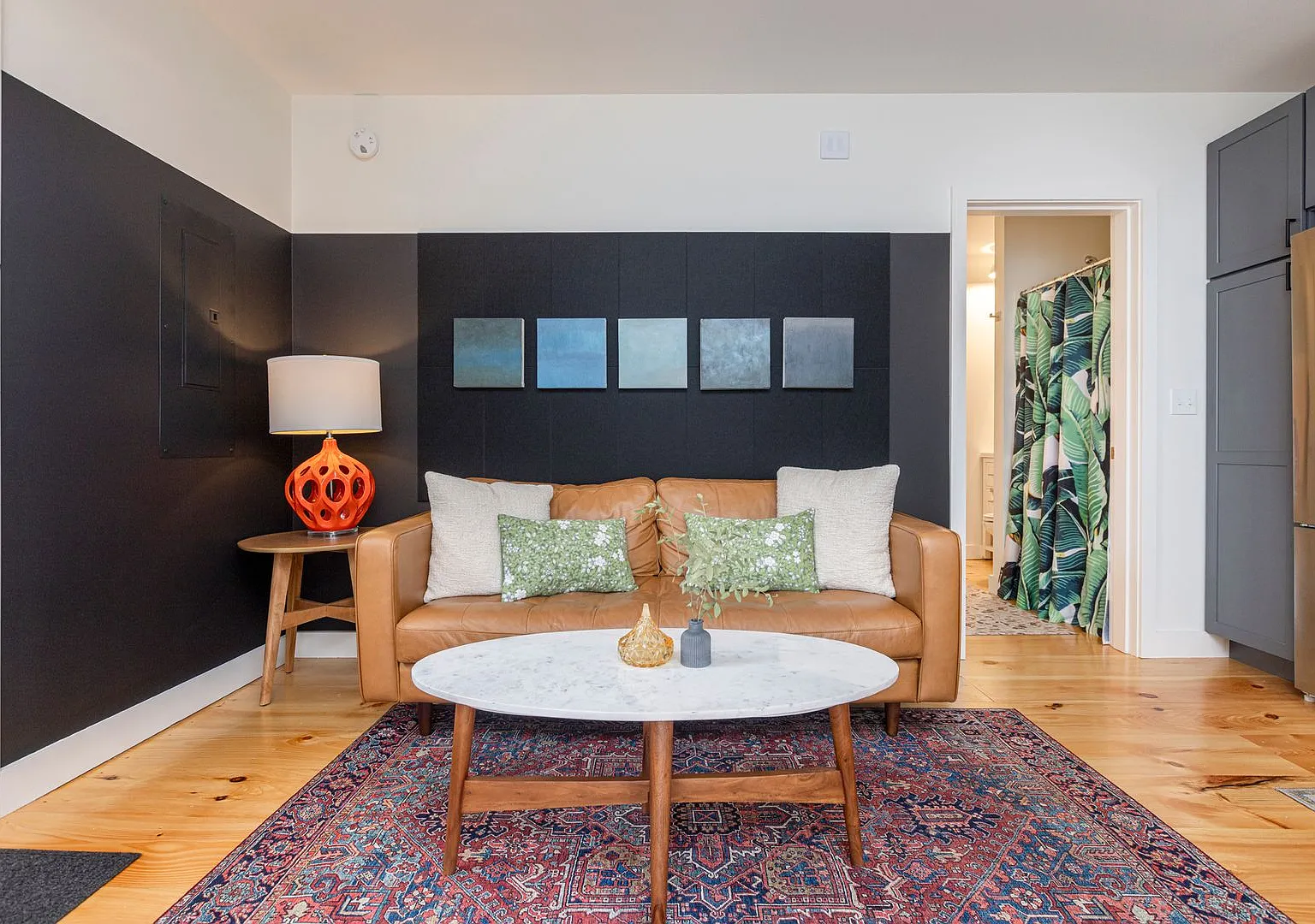 Recently Renovated Furnished 1BR Near Maine Med — Photo 4