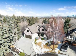 16 Stratton Pl SW, Calgary, AB T3H1T6