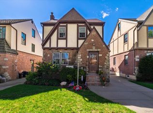 60-50 69th Lane, Maspeth, NY 11378