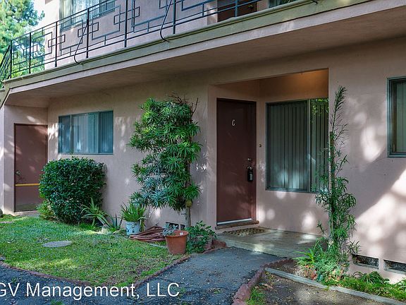 3rd image of 425 Linwood Ave #8001559