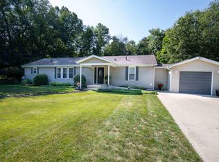 10935 E Anchor Dr, Walkerton, IN 46574