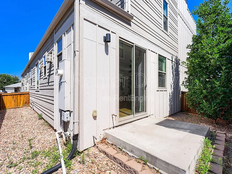 758 S Leyden St — Photo 27