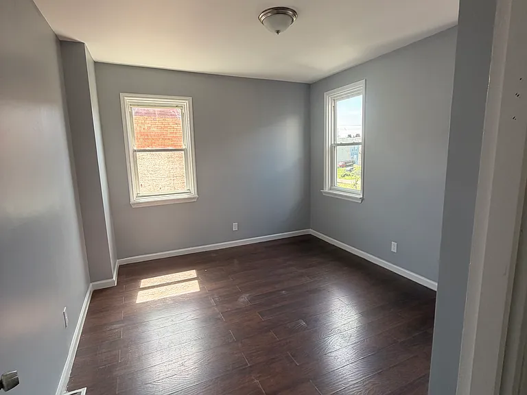 832 N 6th St — Photo 7