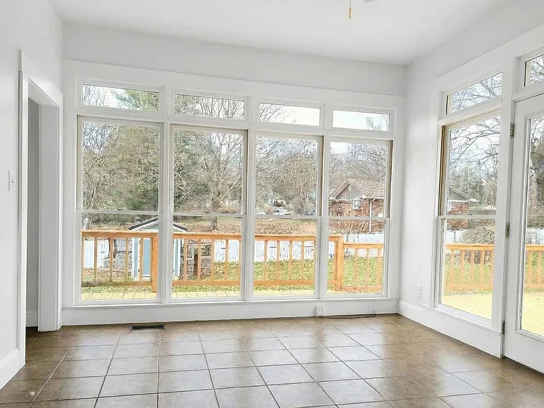 402 Laurel St — Photo 27