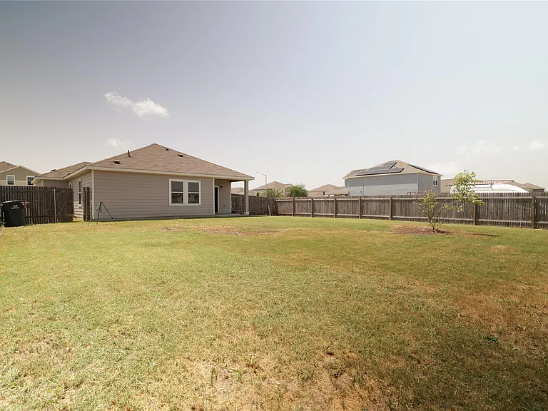 250 Seneca Loop — Photo 16