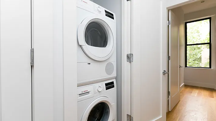 Rented by Nooklyn NYC LLC | media 28