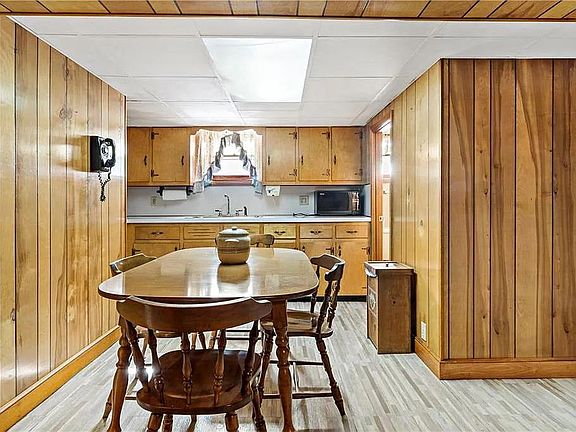 3rd image of 513 Wood St #1B