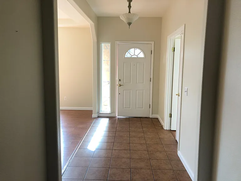 67 Cock Robin Ave — Photo 11