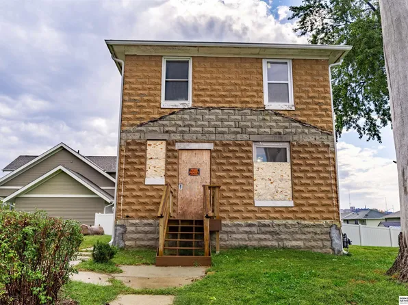 1907 Clark St, Omaha, NE 68110