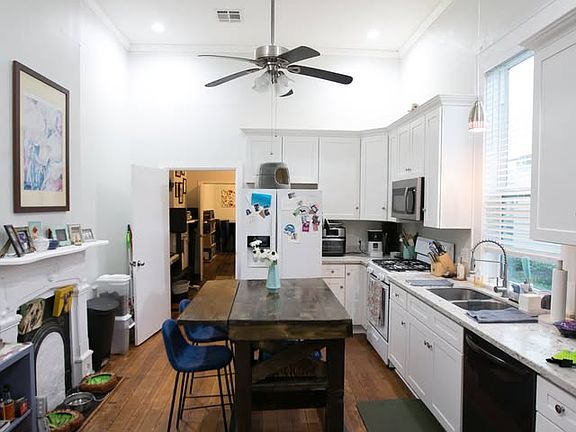2nd image of 2409 Laharpe St #2409