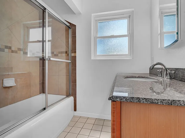 1833 Lees Ave — Photo 21