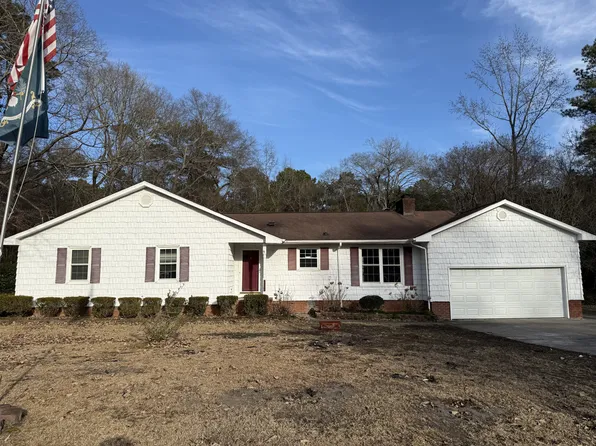 2067 Dogwood Ln, Kinston, NC 28504