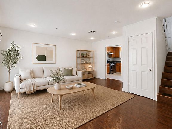2nd image of 2737 Montrose Ave #105