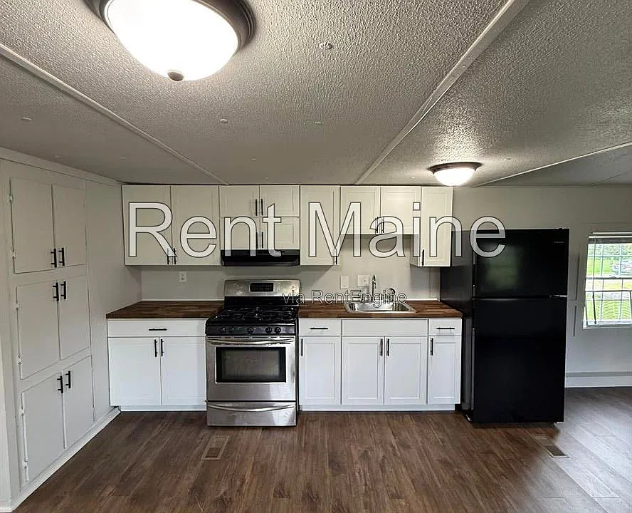7 Hall Dr