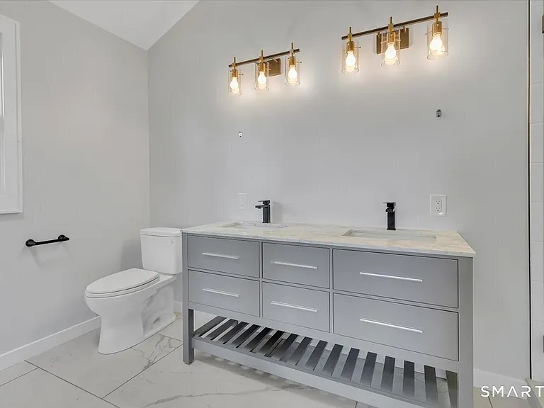 183 Bailey St — Photo 24