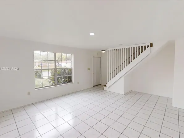 7908 Kimberly Blvd #405, Pompano Beach, FL 33068