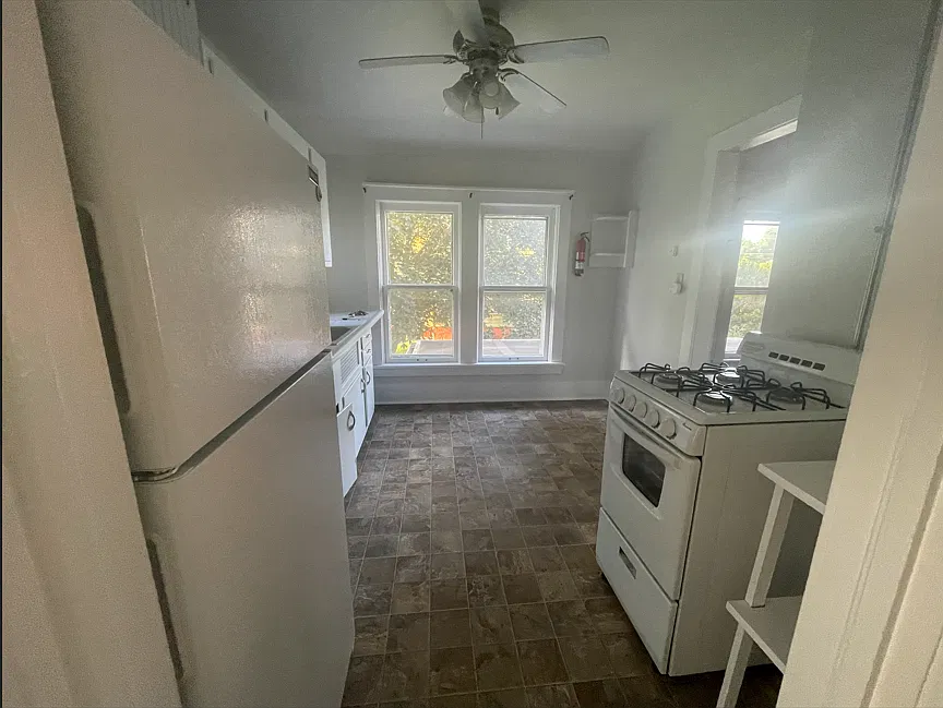 Studio, 575 sqft, $800 — Photo 4