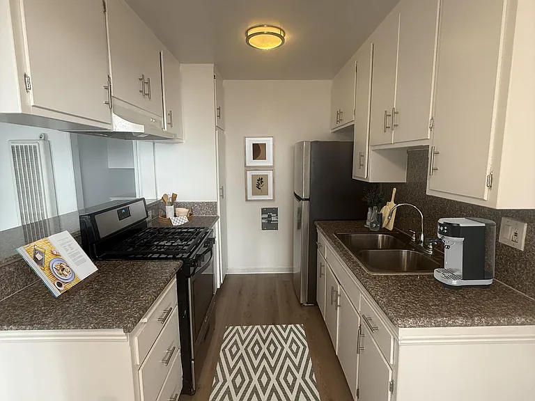 12750 Venice Blvd #2 — Photo 4