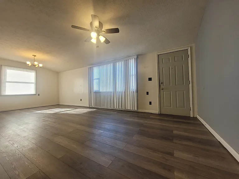411 N Sheridan Ave — Photo 4
