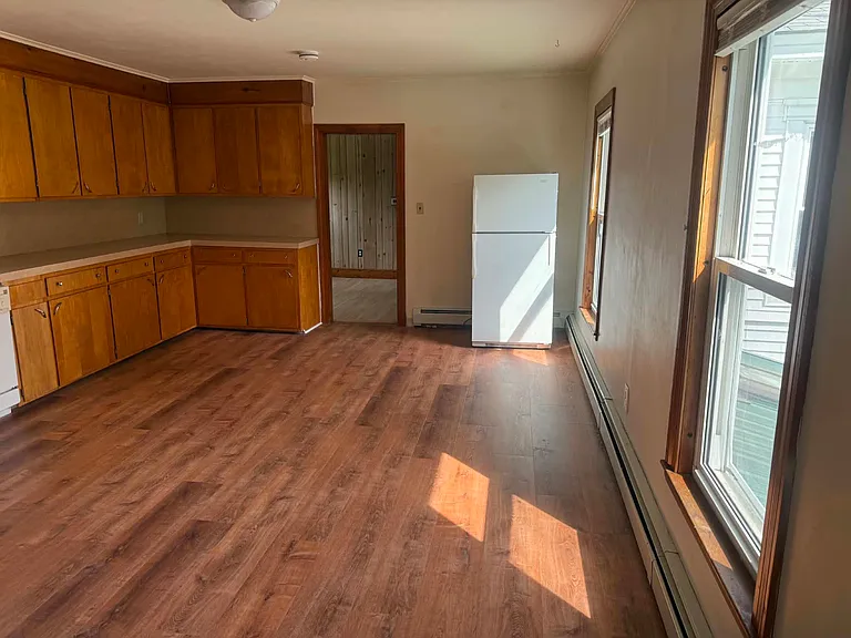 68 High St #1B — Photo 2