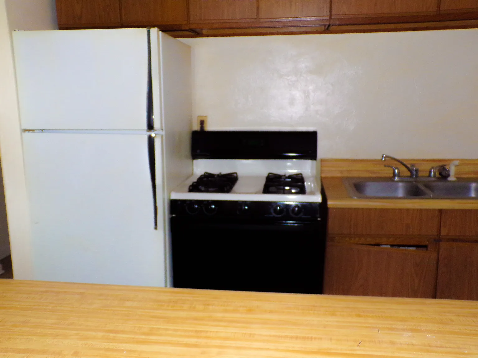 2 bed, 1.5 bath, 925 sqft, $1,000 — Photo 4