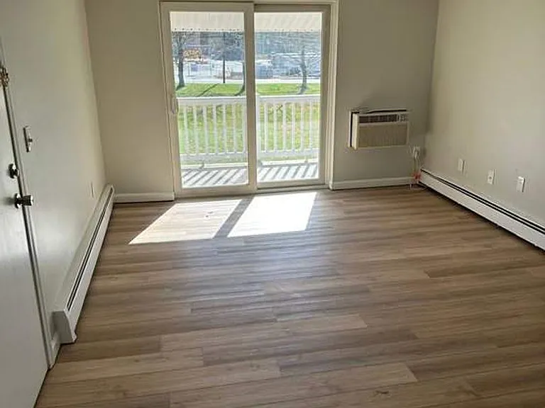 205 Main St. — Photo 16