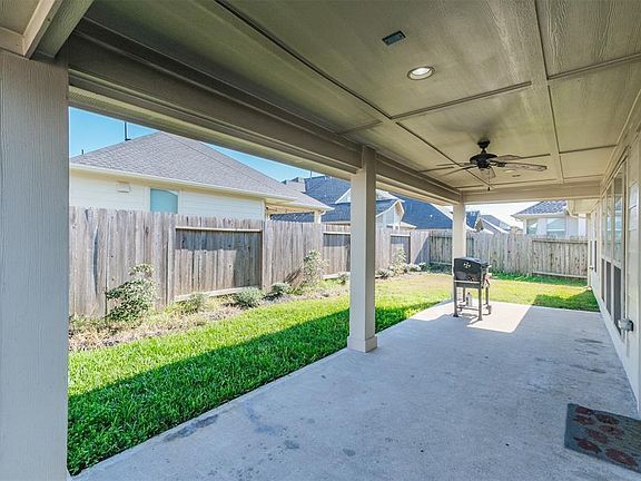 3rd image of 2009 Post Oak Ct