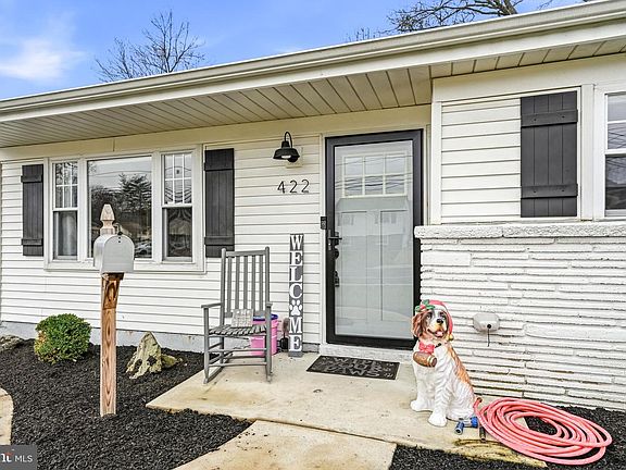 3rd image of 422 Chapel Ave E