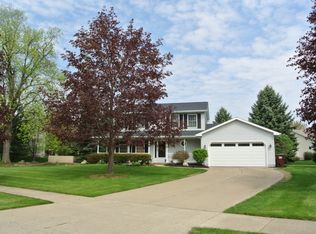 1240 Castlewood Cir, Dewitt, MI