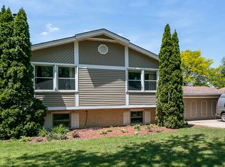 7431 Camelia Dr, Hanover Park, IL 60133
