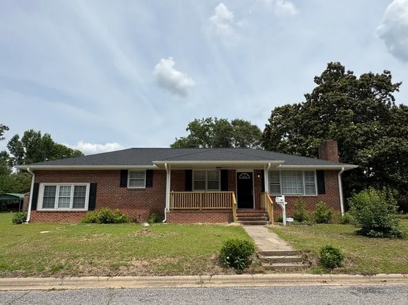102 Weaver Dr, Williamston, NC 27892