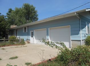 3362 Kitten Creek Rd, Manhattan, KS 66503