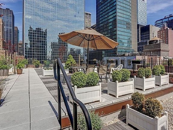 5th image of 235 E 49th St APT 3D