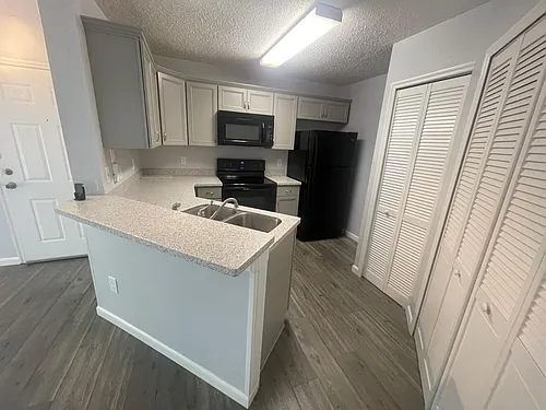 3705 SW 27th St #812 Photo 1