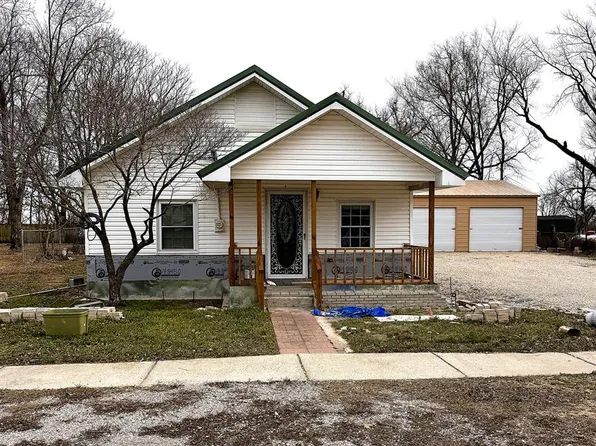 607 Fleming St, Bernie, MO 63822