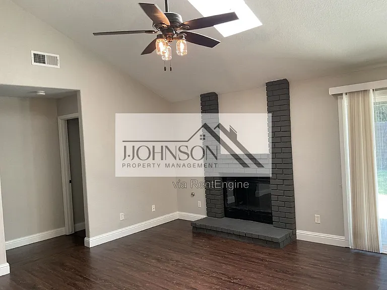 15136 Cambridge Dr — Photo 8