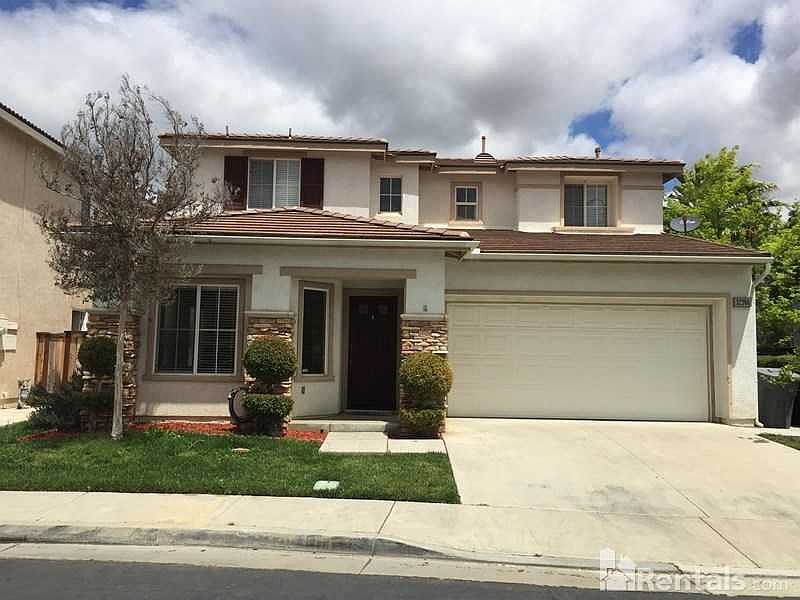 1st image of 32366 Gardenvail Dr