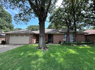 6748 Inwood Dr, North Richland Hills, TX 76182