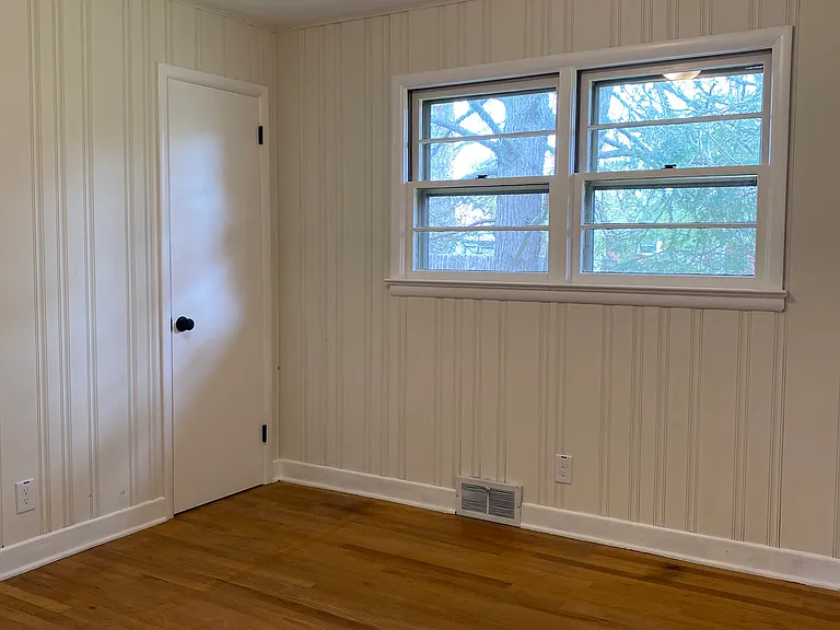 7 N Pershing Rd — Photo 10