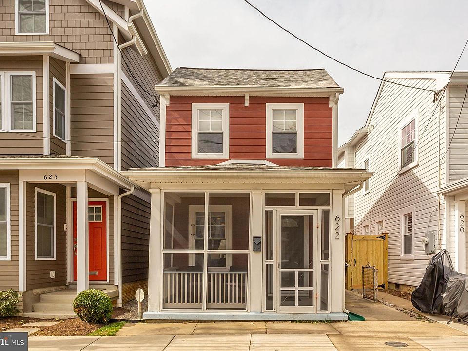 2nd image of 622 2nd St