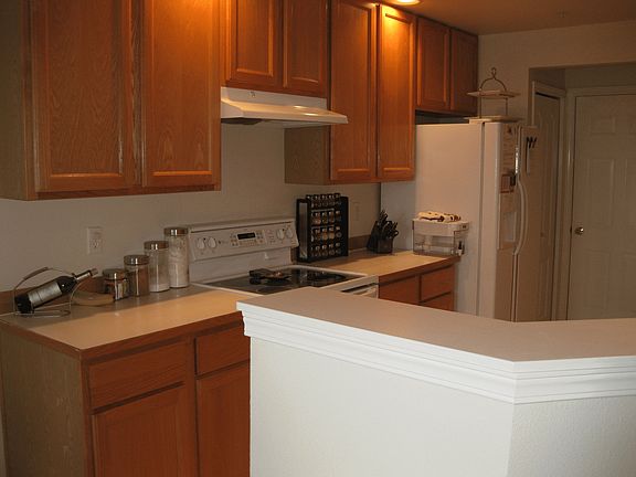 3rd image of 4802 Nassau Ave NE APT 173