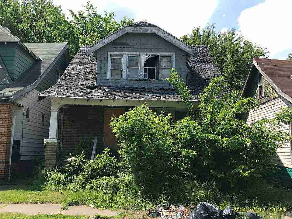 8244 Woodlawn
