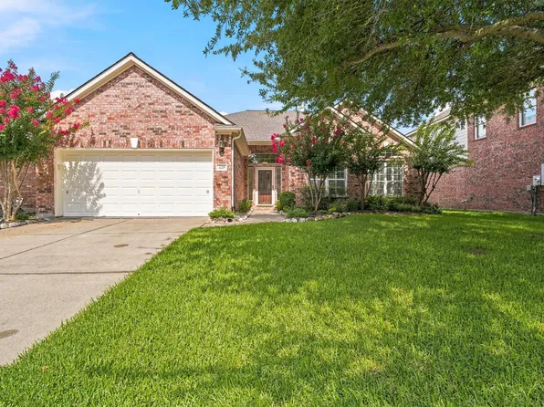 539 Green Cedar Dr, League City, TX 77573