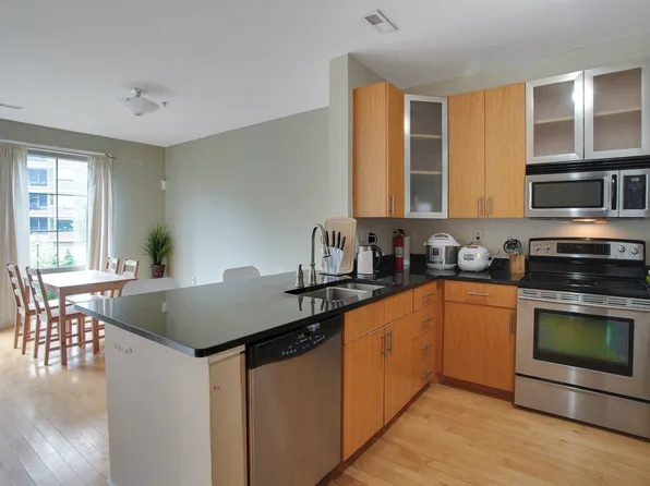 24 Avenue At Port Imperial APT 116, West New York, NJ 07093