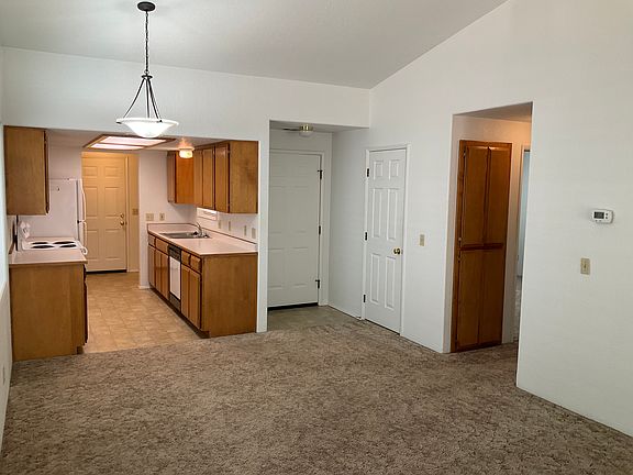 5th image of 1364 Kokanee Ln